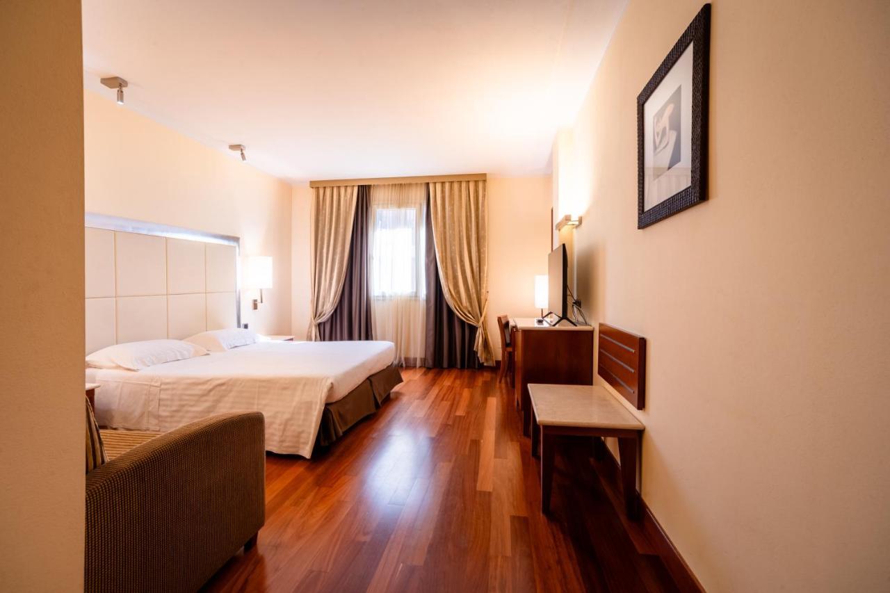 Hotel Airone - Ombrellone Incluso Al Bagno Dolce Vita A Marina Dal 1 Giugno Al 15 Settembre Grosseto Luaran gambar