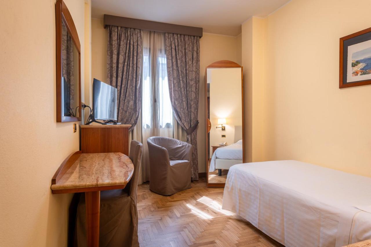 Hotel Airone - Ombrellone Incluso Al Bagno Dolce Vita A Marina Dal 1 Giugno Al 15 Settembre Grosseto Bilik gambar