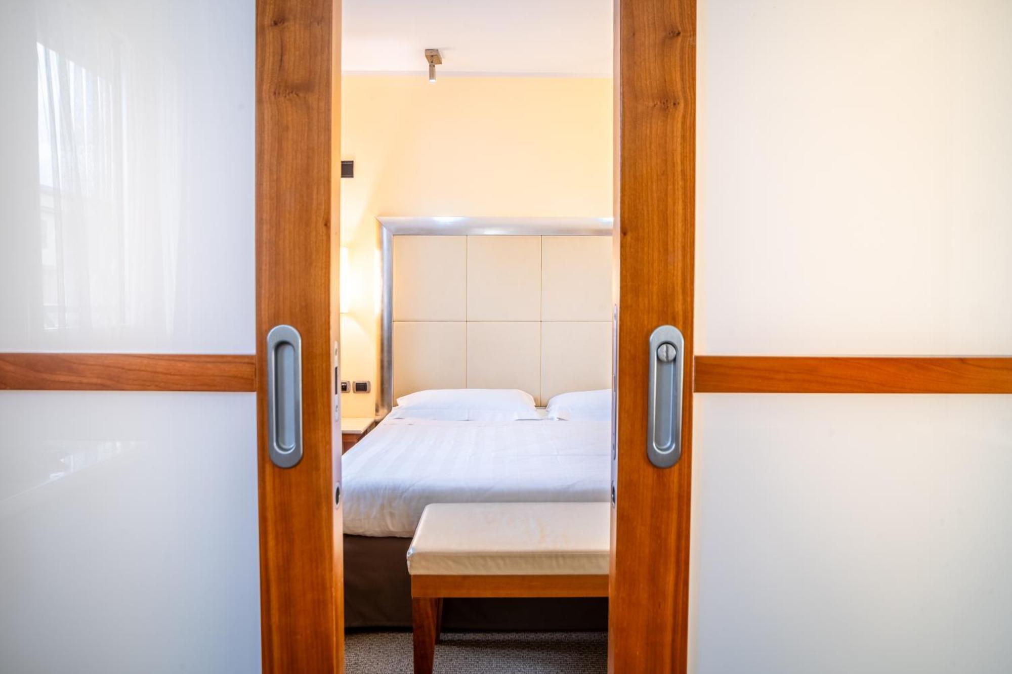 Hotel Airone - Ombrellone Incluso Al Bagno Dolce Vita A Marina Dal 1 Giugno Al 15 Settembre Grosseto Luaran gambar